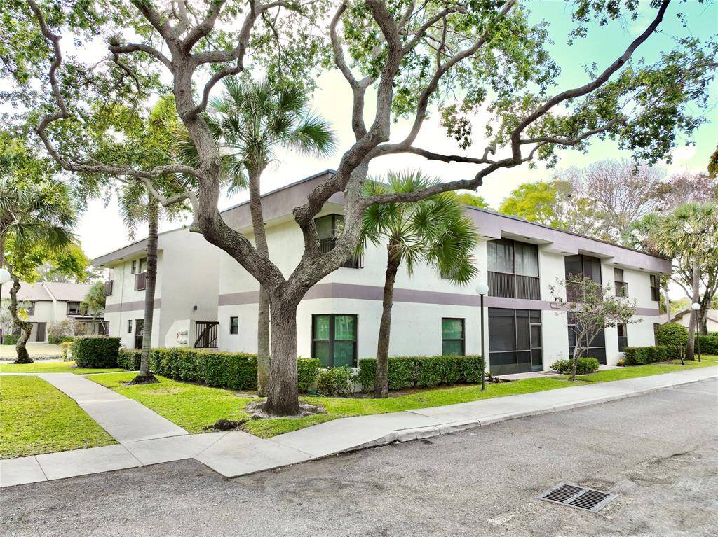 4754 N Carambola Cir N #4754, Coconut Creek, FL 33066