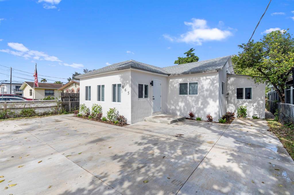 Hialeah, FL 33010,865 SE 12th St #A