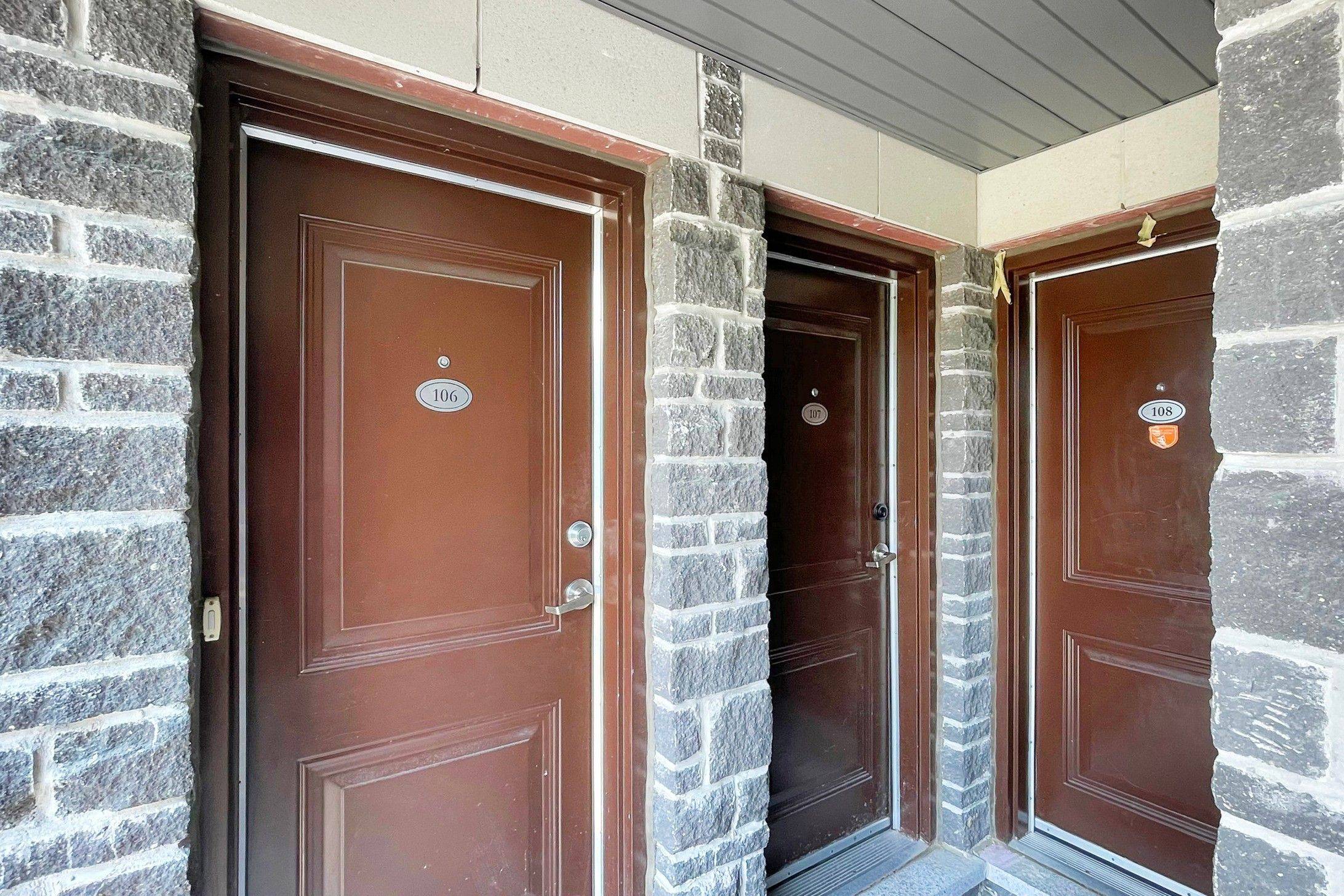 Markham, ON L6B 0A3,2 Dunsheath WAY #107