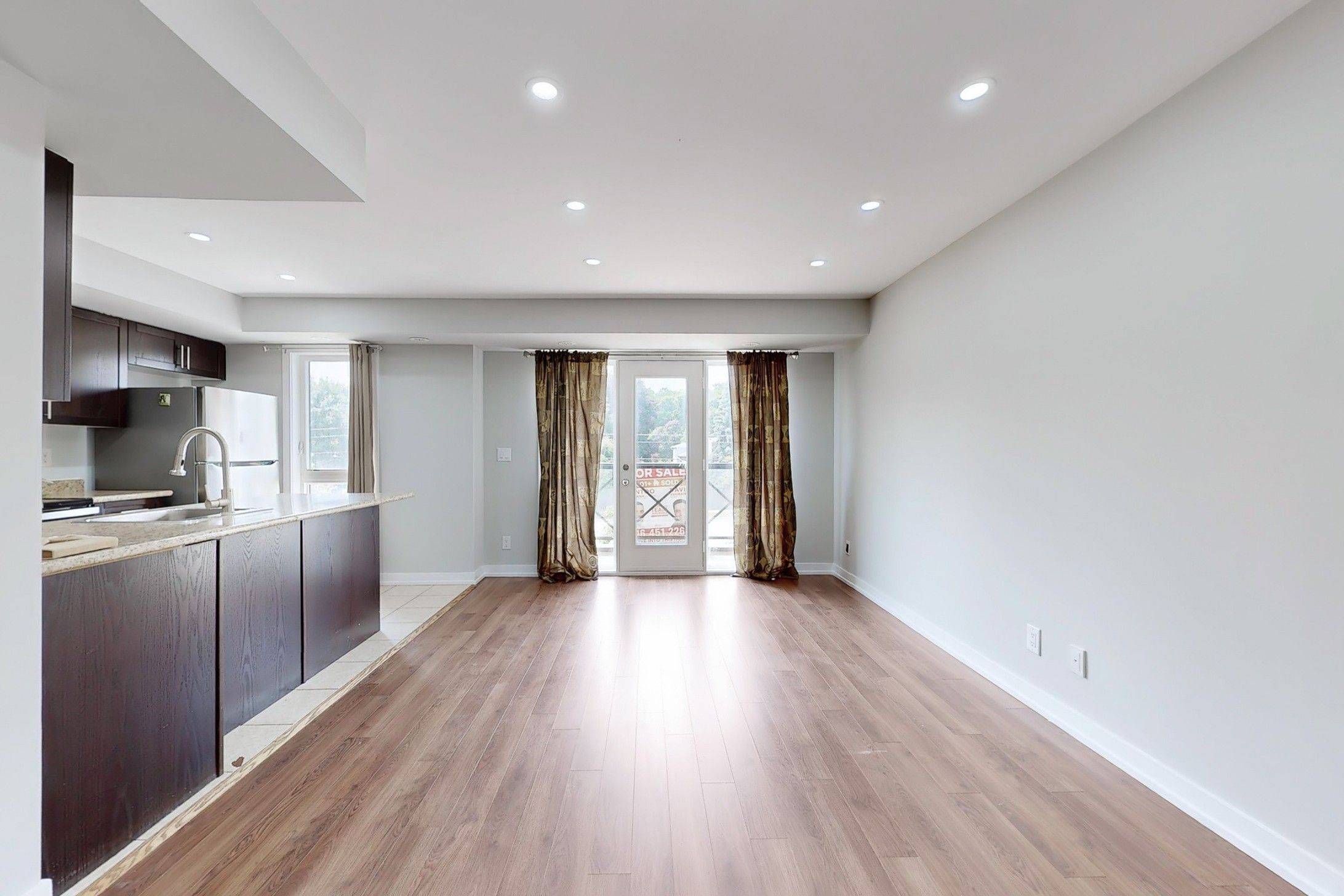 Markham, ON L6B 0A3,2 Dunsheath WAY #107