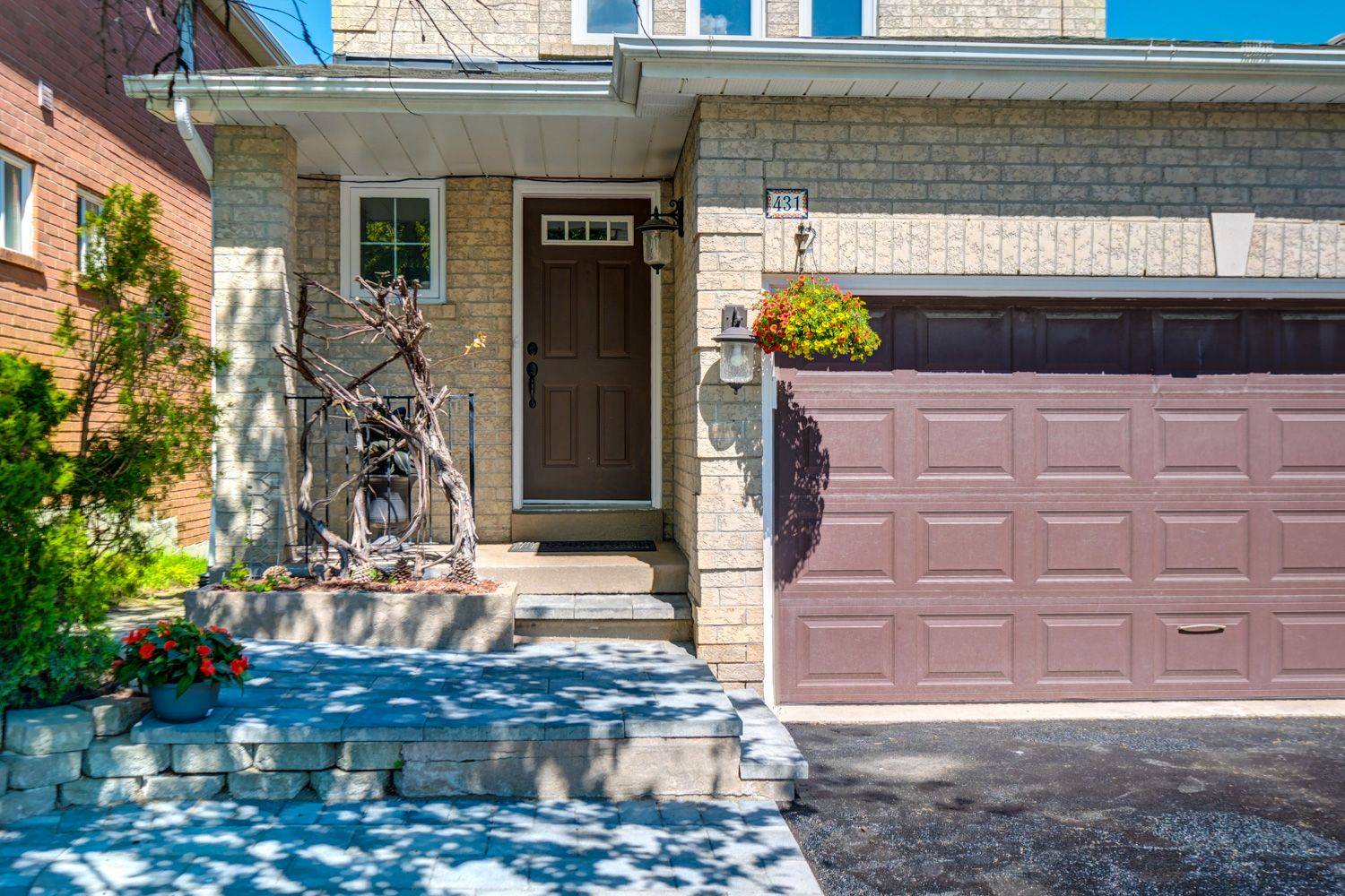 Newmarket, ON L3X 2C1,431 Carruthers AVE
