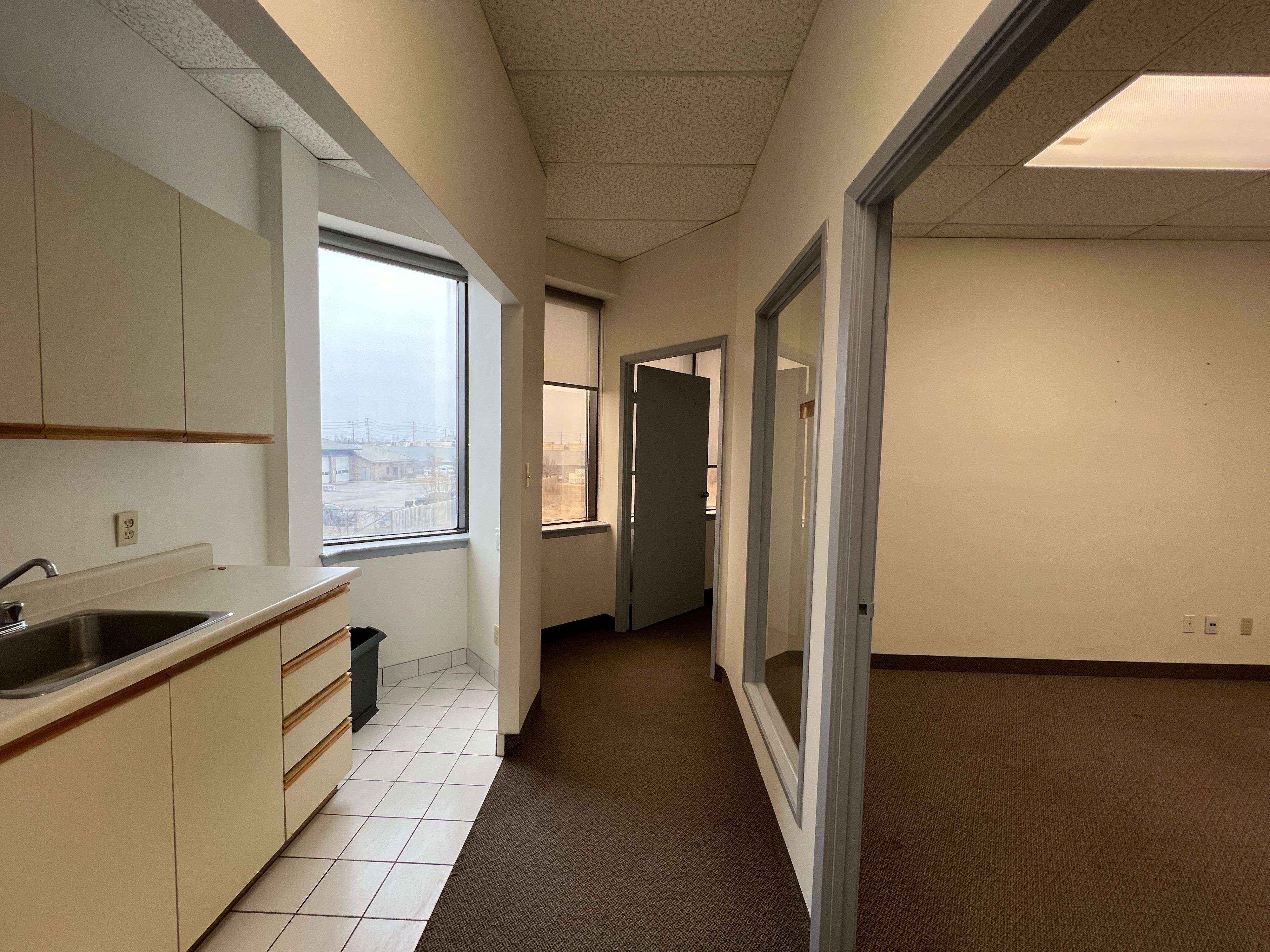 Markham, ON L3R 0G9,3075 14th AVE #216
