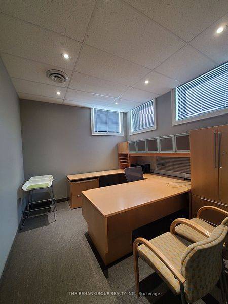 Oakville, ON L6K 2G3,550 Speers RD #1 - 16