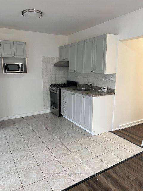Toronto W03, ON M6N 3M5,169 Chambers AVE #Upper