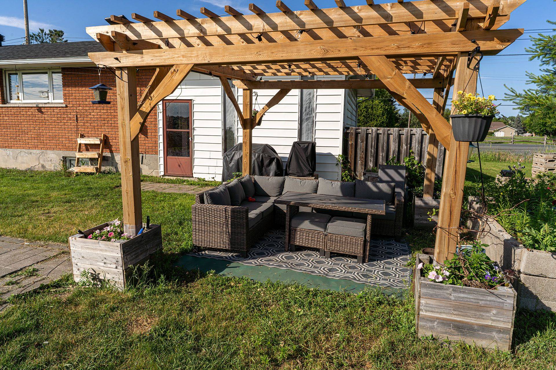 Pembroke, ON K8A 6W4,140 Mud Lake RD