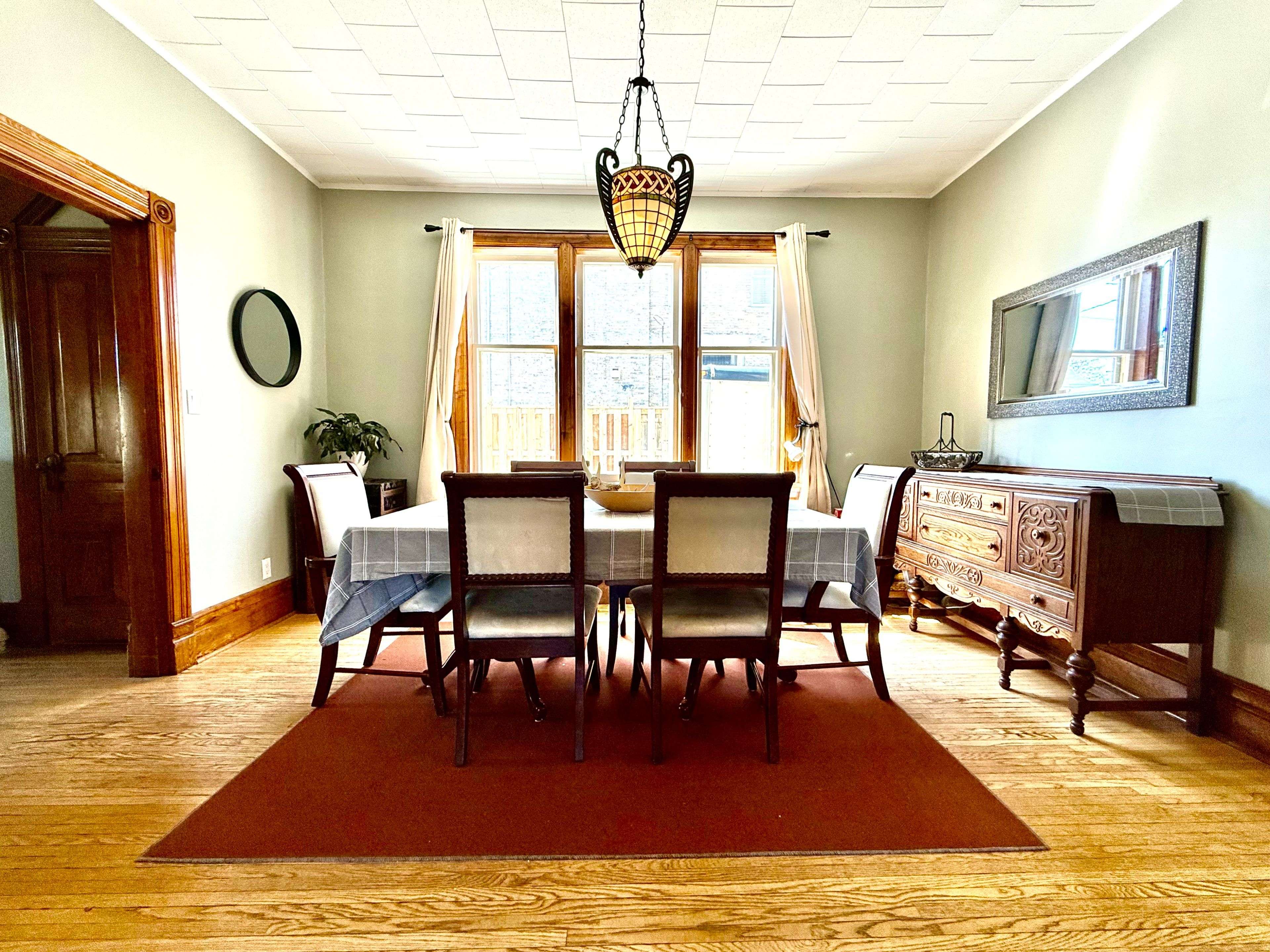 Hanover, ON N4N 2M3,506 9TH AVE
