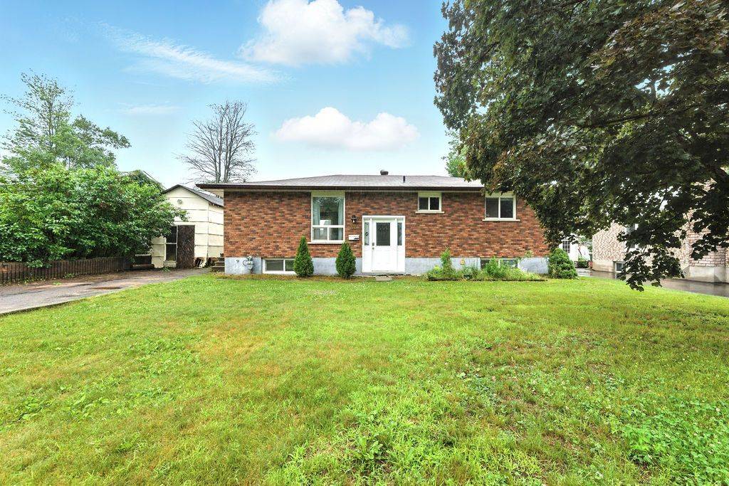 31 Lisa CRES, Petawawa, ON K8H 2Z8
