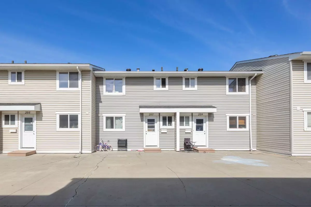 Fort Mcmurray, AB T9H 4S6,600 Signal RD #207