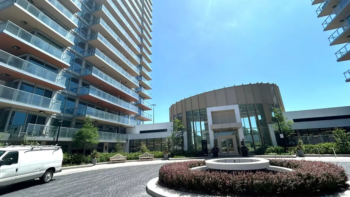 Toronto C15, ON M2K 0J2,27 McMahon DR #702