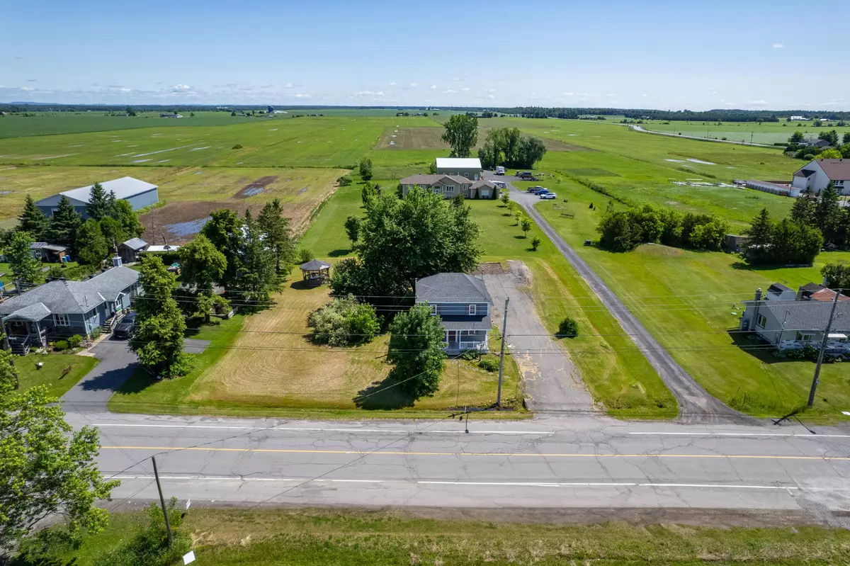 Orleans - Cumberland And Area, ON K0A 3E0,3449 Sarsfield RD