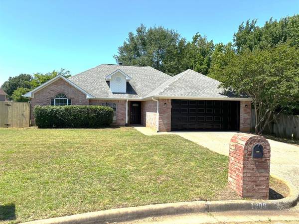 1309 Lakeside Court, Lindale, TX 75771