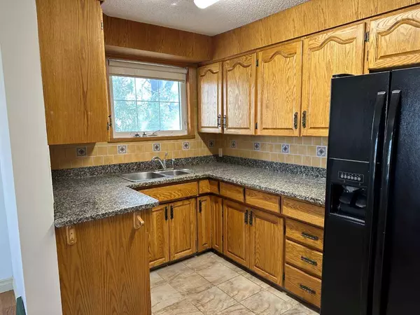 Taber, AB T1G 1Z5,6408 64 ST