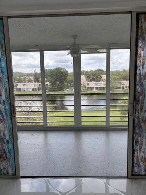 Davie, FL 33324,1811 SABAL PALM #405