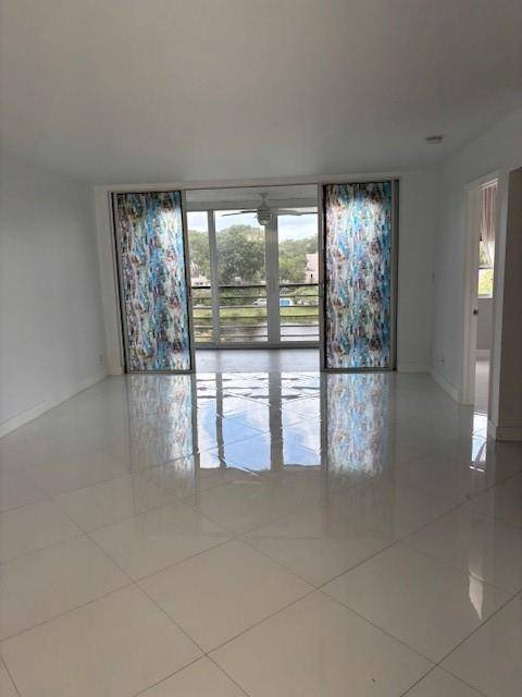 Davie, FL 33324,1811 SABAL PALM #405