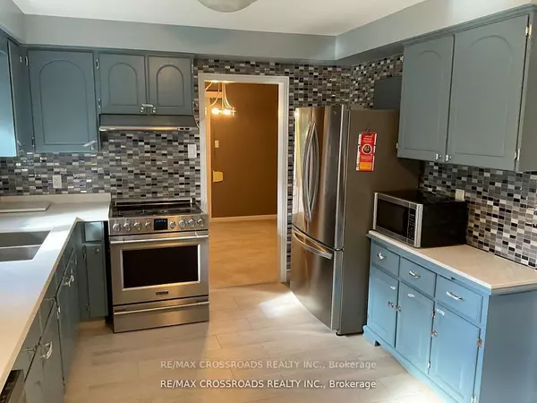 Richmond Hill, ON L4E 2N8,35 Blackforest DR