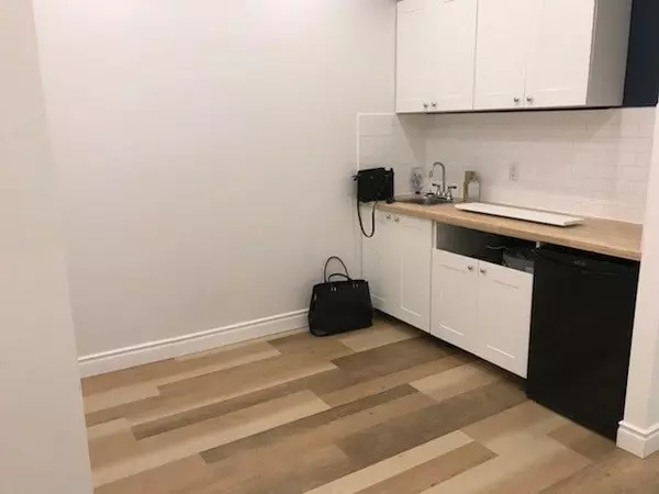 Vaughan, ON L4H 2R1,8077 Islington AVE #204