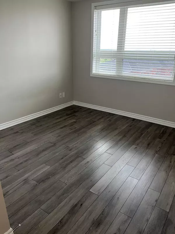 Brampton, ON L7A 5G5,200 Lagerfeld DR #522