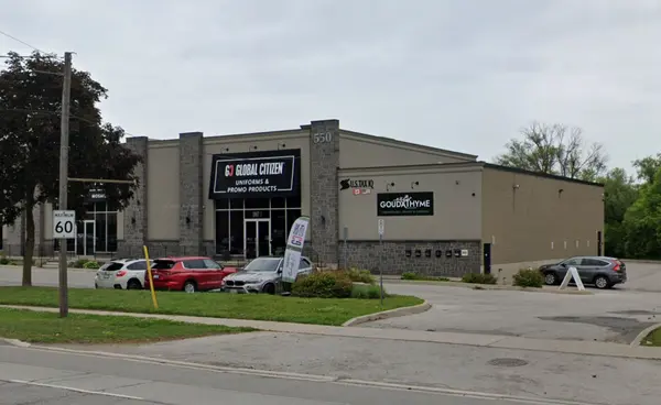550 Speers RD #1 - 8, Oakville, ON L6K 2G3