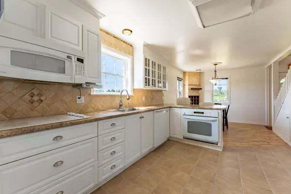 Orleans - Cumberland And Area, ON K0A 3E0,3449 Sarsfield RD