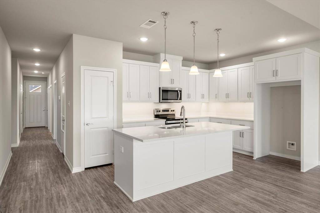 Mabank, TX 75147,343 Preston Road