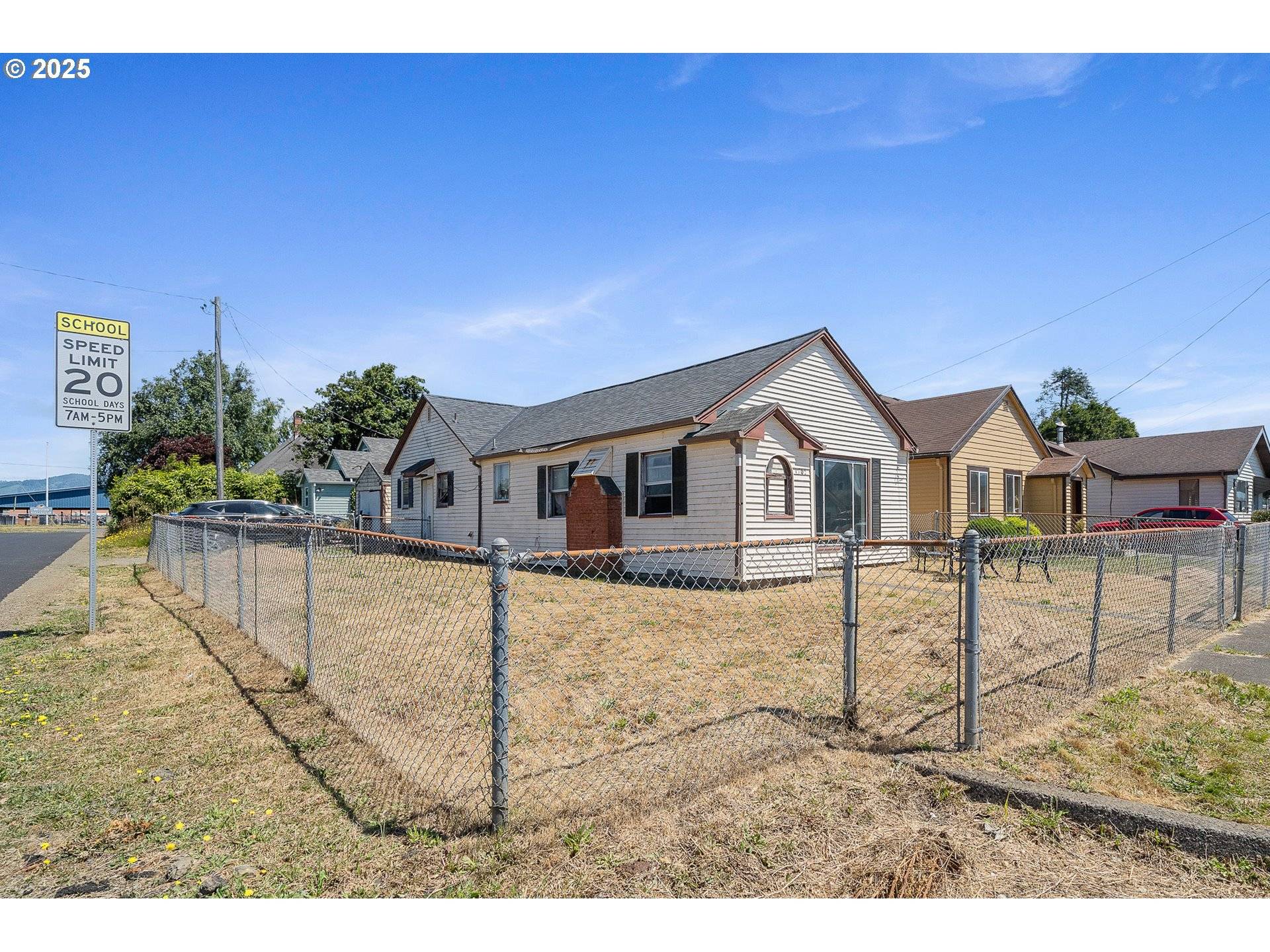 1702 10TH ST, Tillamook, OR 97141