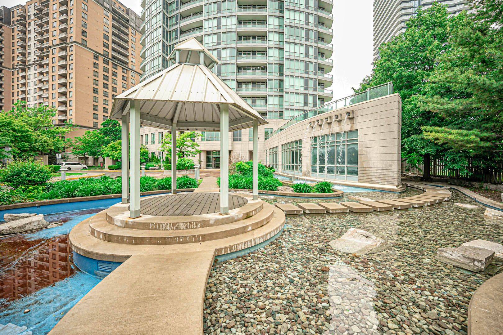 Toronto C14, ON M2N 4K3,60 Byng AVE #811