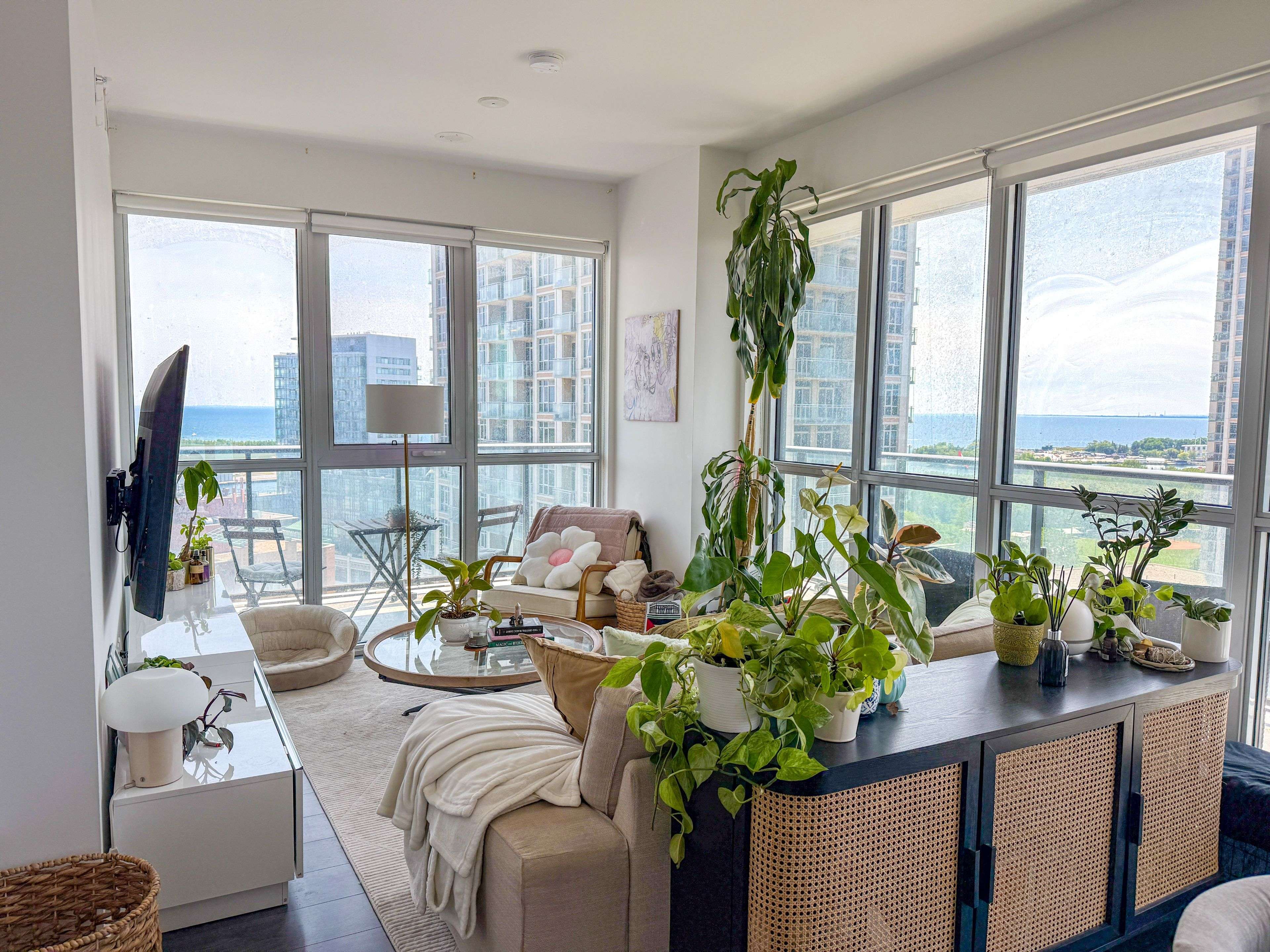 38 Iannuzzi ST #2212, Toronto C01, ON M5V 0S2