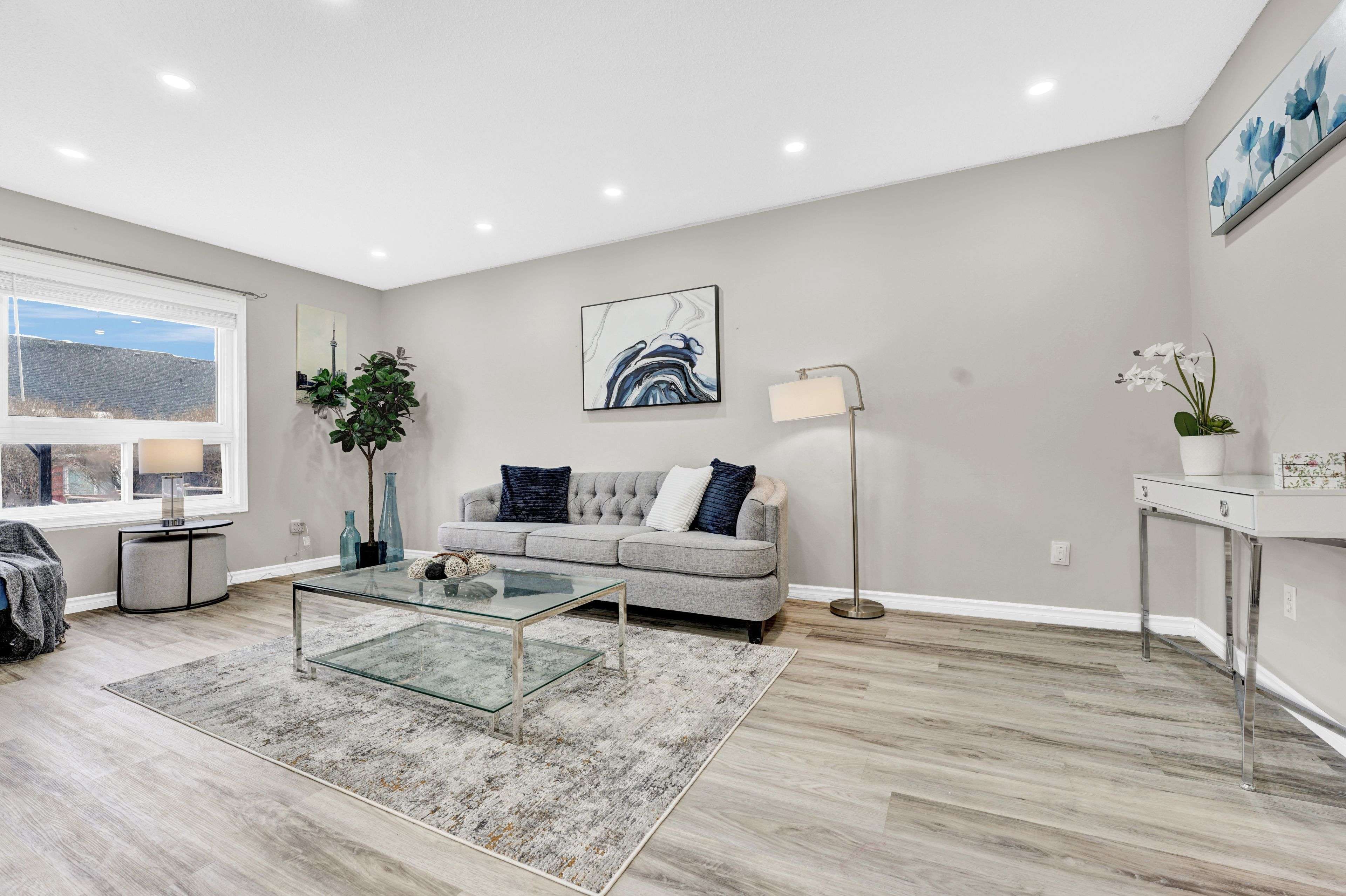Oshawa, ON L1K 2T1,1720 Radcliffe DR