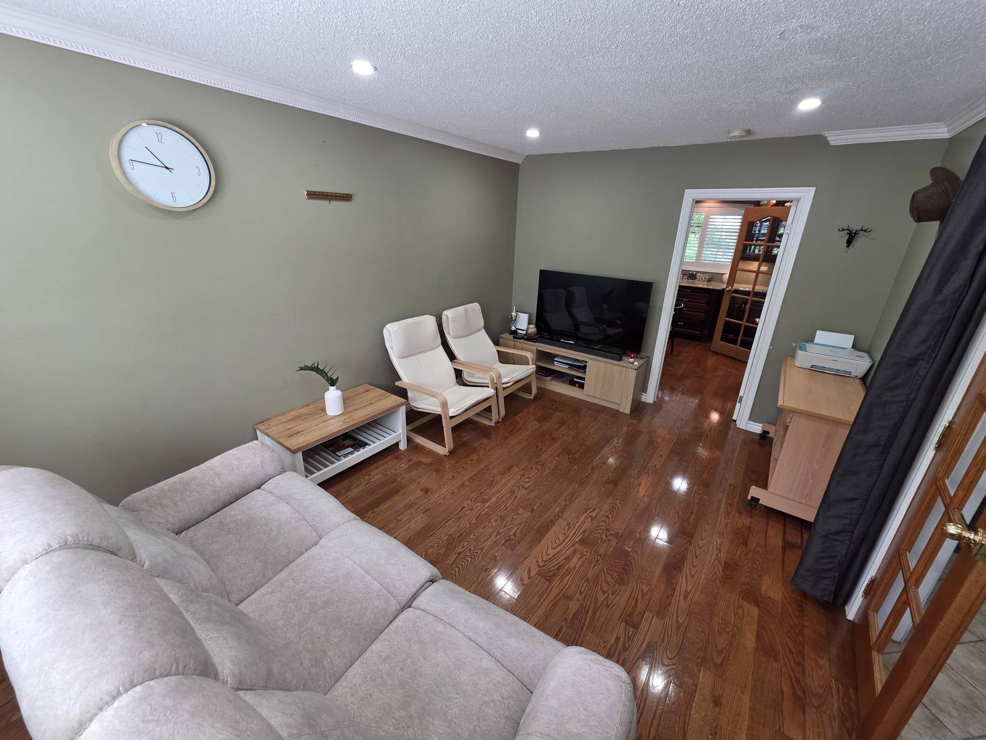 Whitby, ON L1N 8G5,154 Melissa CRES
