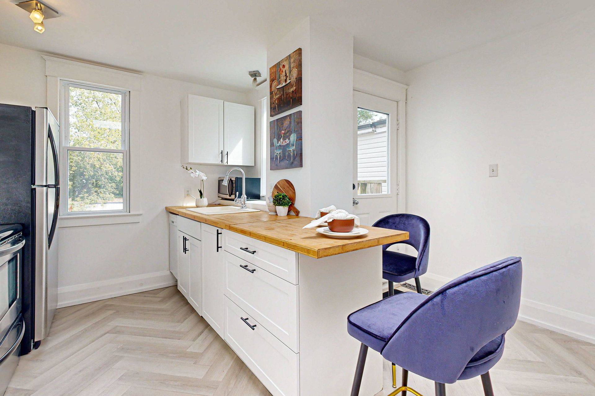 Toronto E03, ON M4C 4C2,1055 Woodbine AVE #Unit 2 - Upper