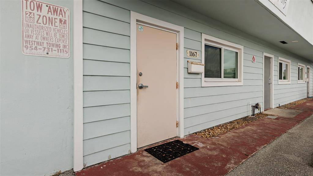 1167 NE 24th St #West Unit, Wilton Manors, FL 33305