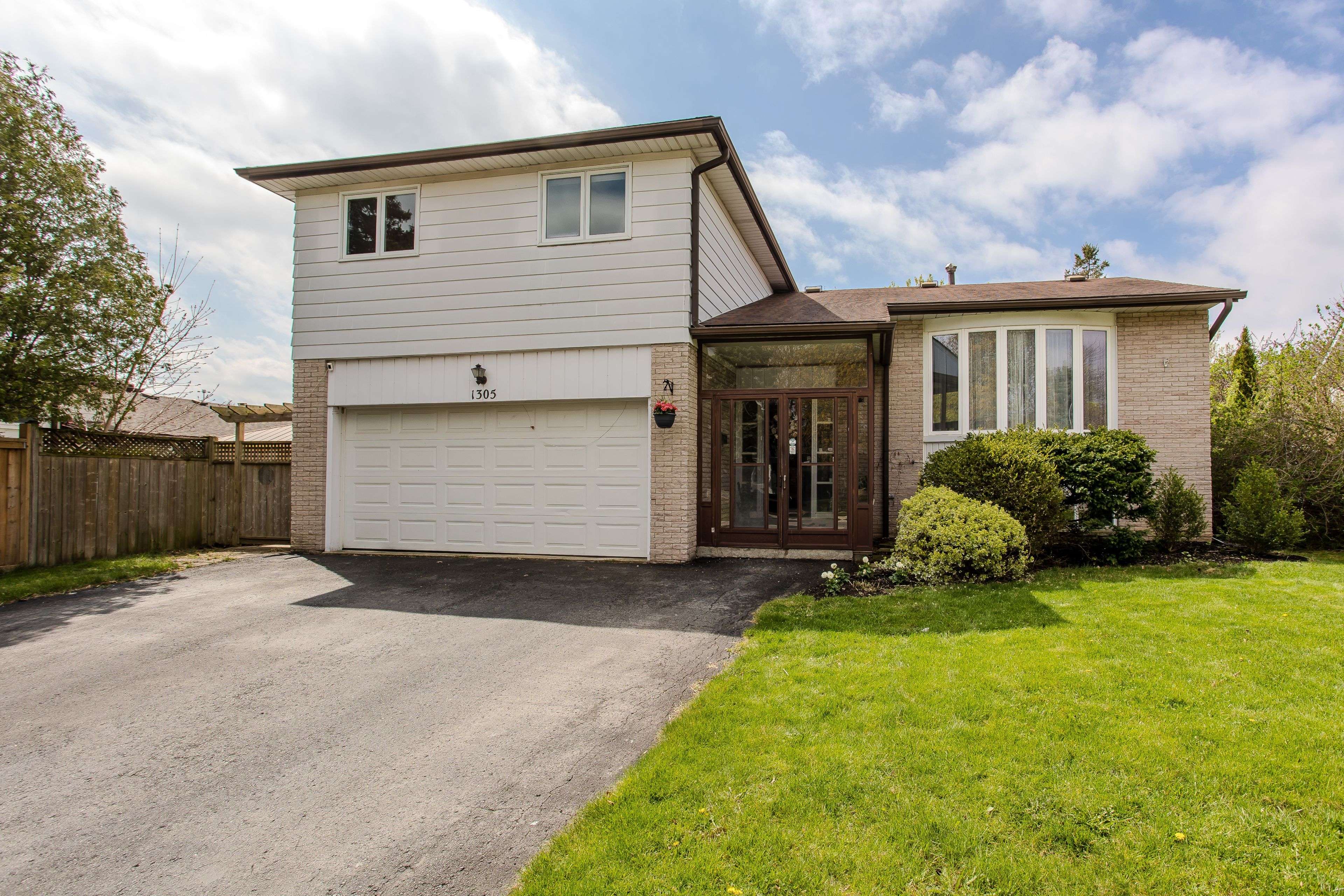1305 Ester DR, Burlington, ON L7P 1L2