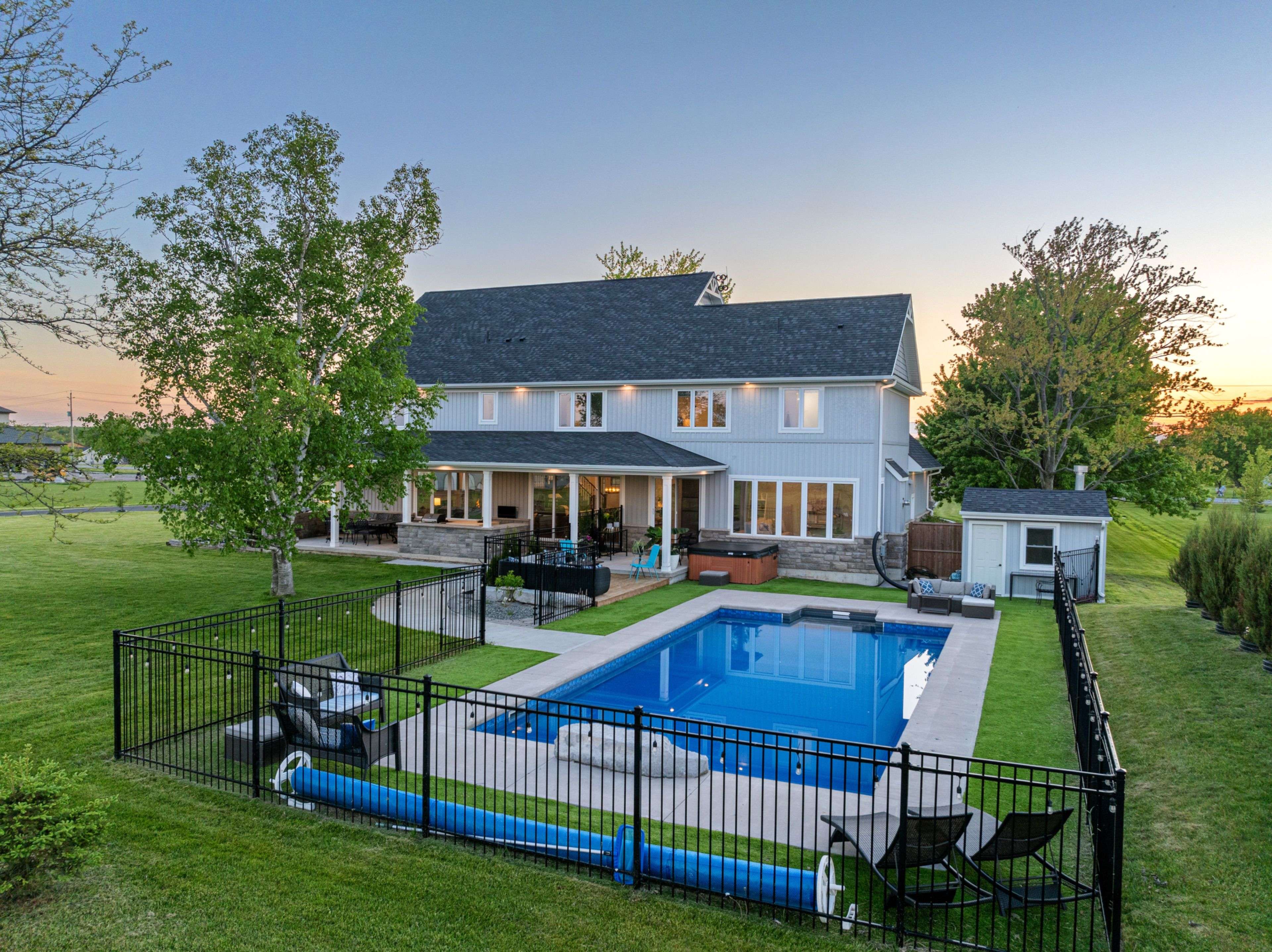 Grimsby, ON L3M 4E7,271 Mountain RD