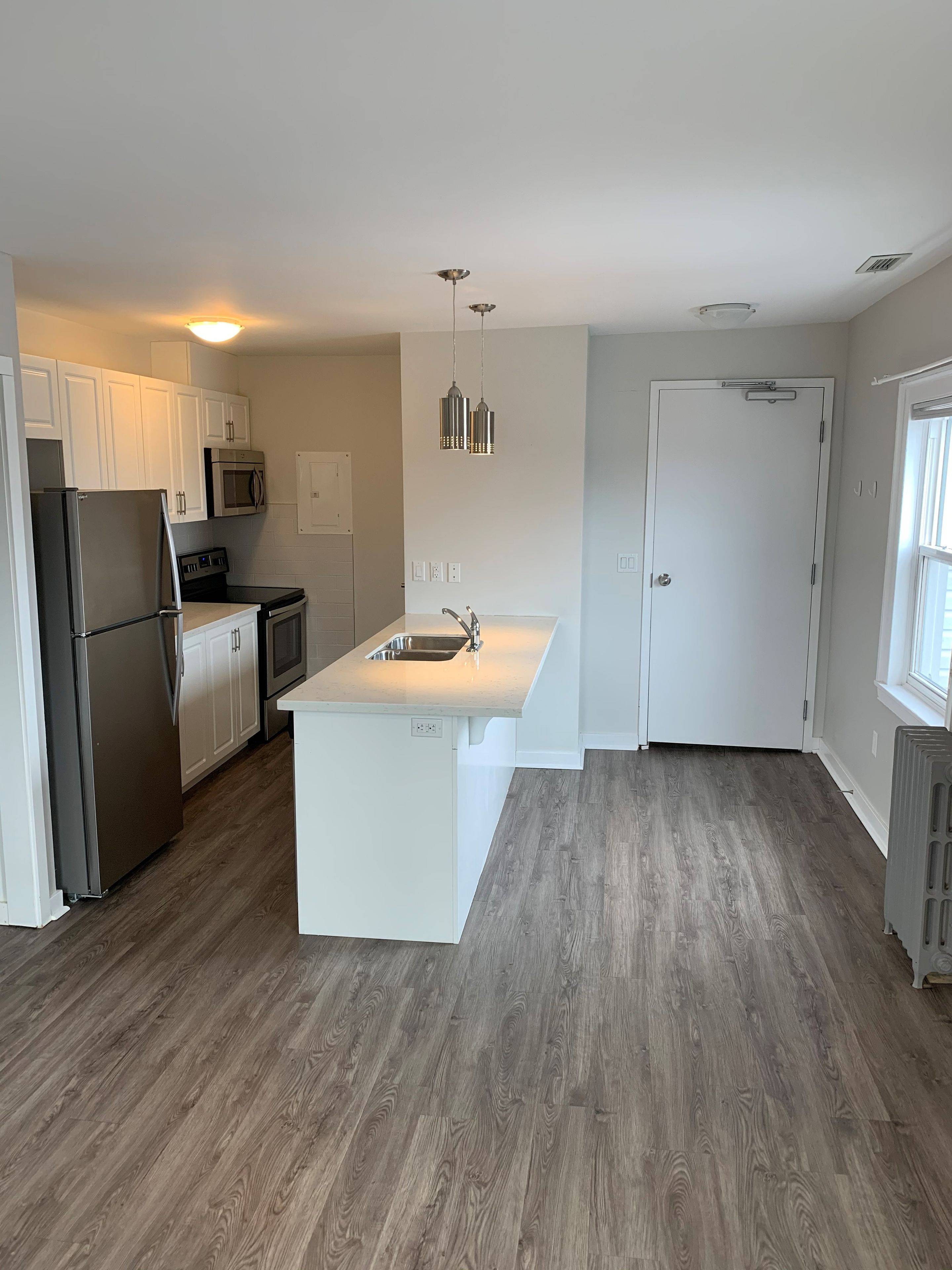 22 Main ST #1, Grimsby, ON L3M 1M9