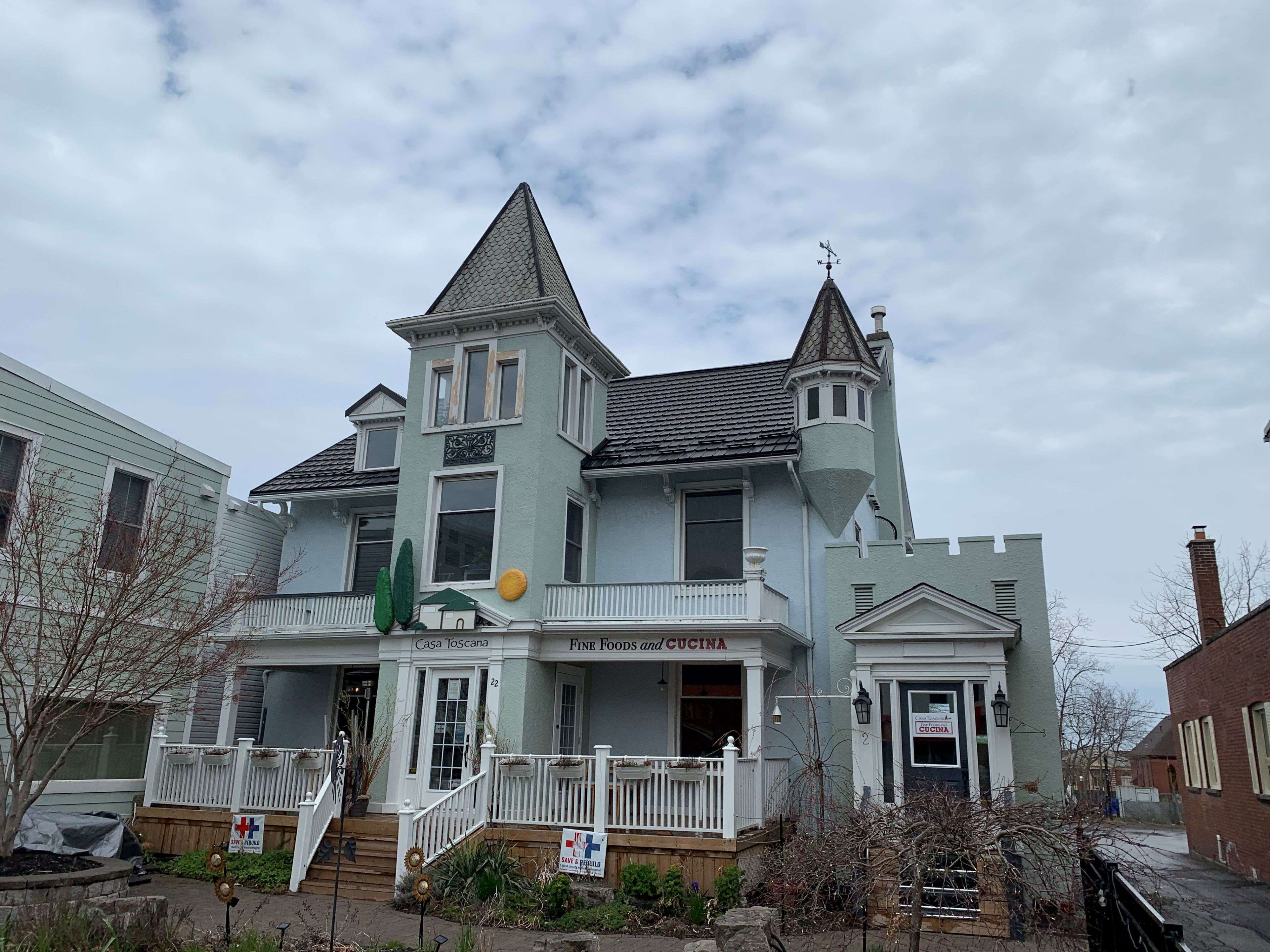 Grimsby, ON L3M 1M9,22 Main ST #1