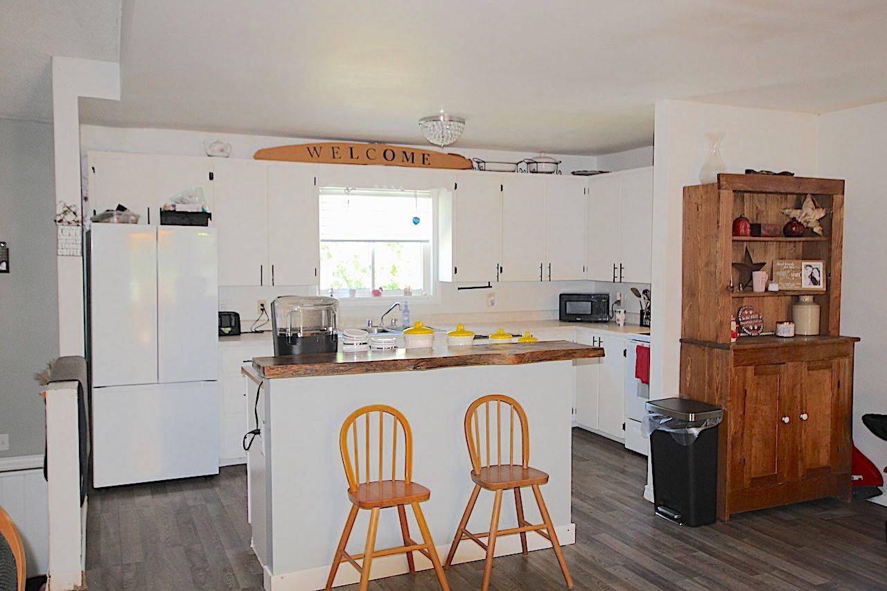 Madoc, ON K0K 2K0,80 Rollins ST