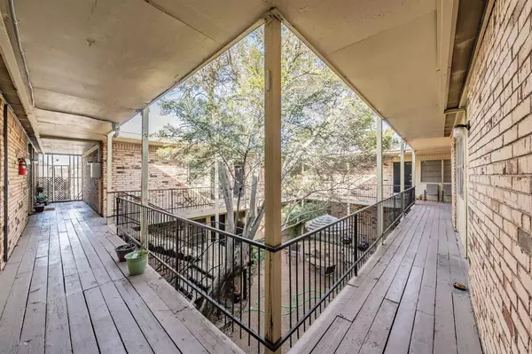 Fort Worth, TX 76107,4808 Bryce Avenue #19