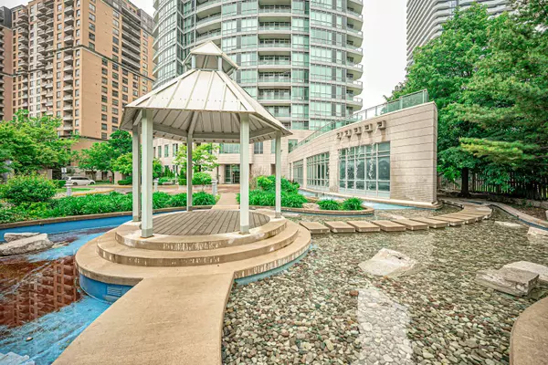 Toronto C14, ON M2N 4K3,60 Byng AVE #811