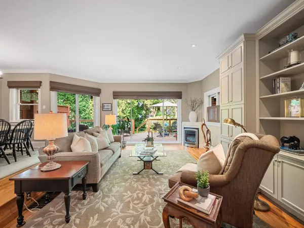 37 Heather RD, Toronto C11, ON M4G 3G2
