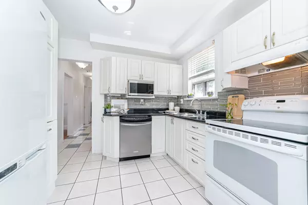 Toronto E04, ON M1K 3B3,7 Flempton CRES