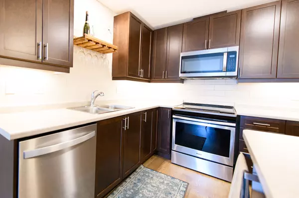 Wasaga Beach, ON L9Z 0H8,22 Ivy CRES