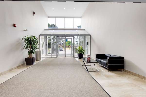 700 Dorval DR #500, Oakville, ON L6K 3V7