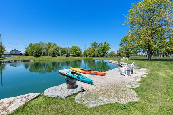 271 Mountain RD, Grimsby, ON L3M 4E7