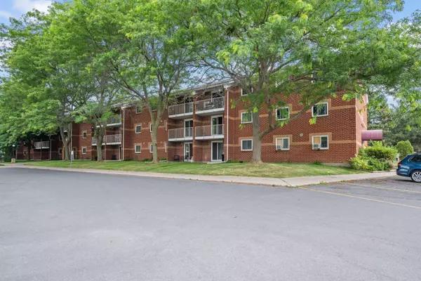 573 Armstrong RD #114, Kingston, ON K7M 8J8