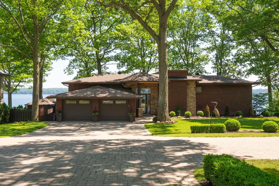 13 Georgina DR, Oro-medonte, ON L4M 1E9