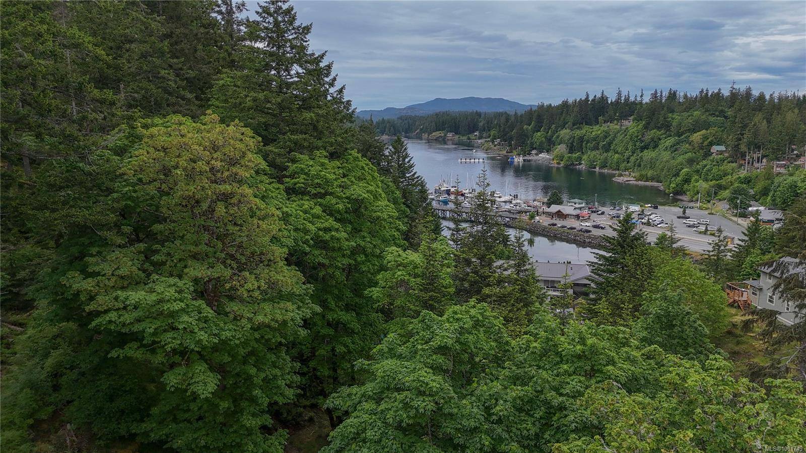 615 Green Rd, Quadra Island, BC V0P 1N0
