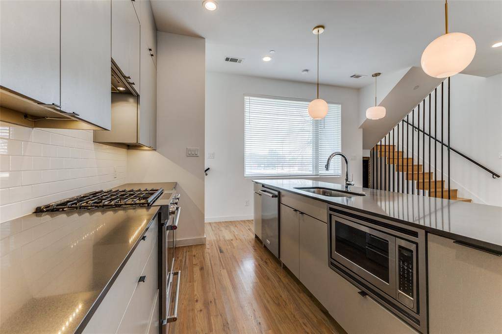 Dallas, TX 75206,1715 Bennett Avenue #101
