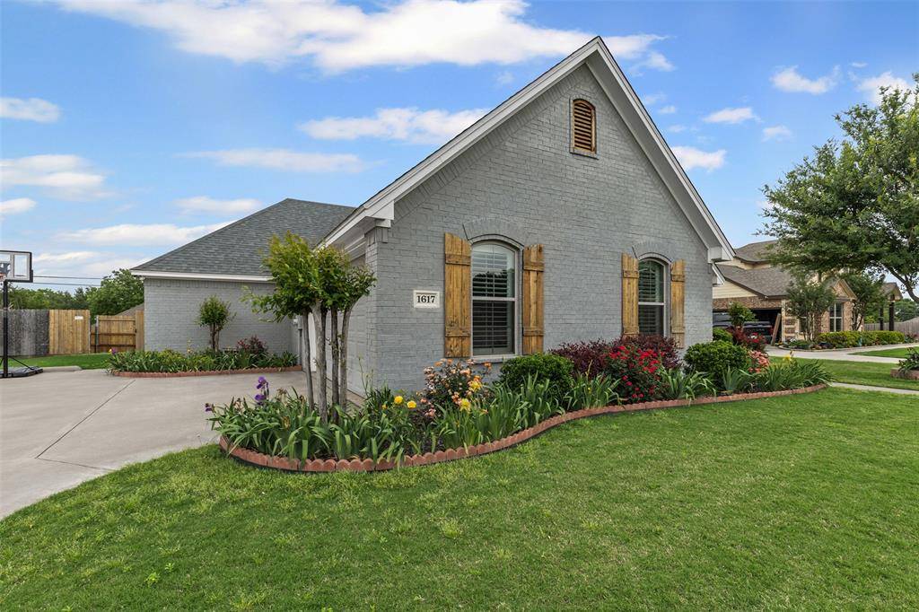Cleburne, TX 76033,1617 Hawthorne Street