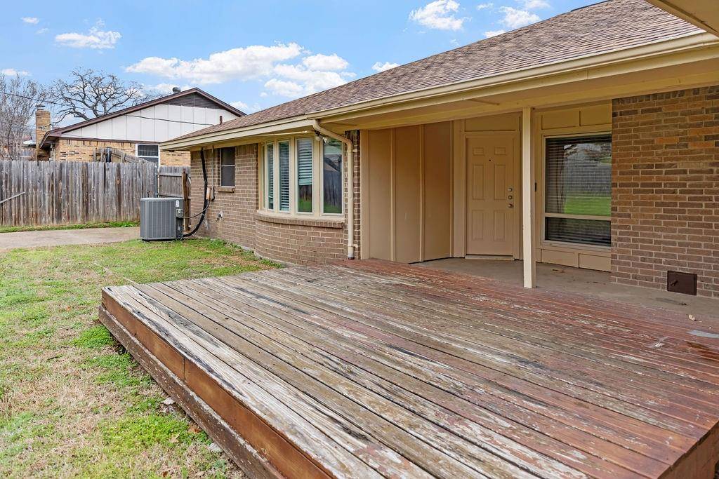 Hurst, TX 76054,712 Springhill Drive