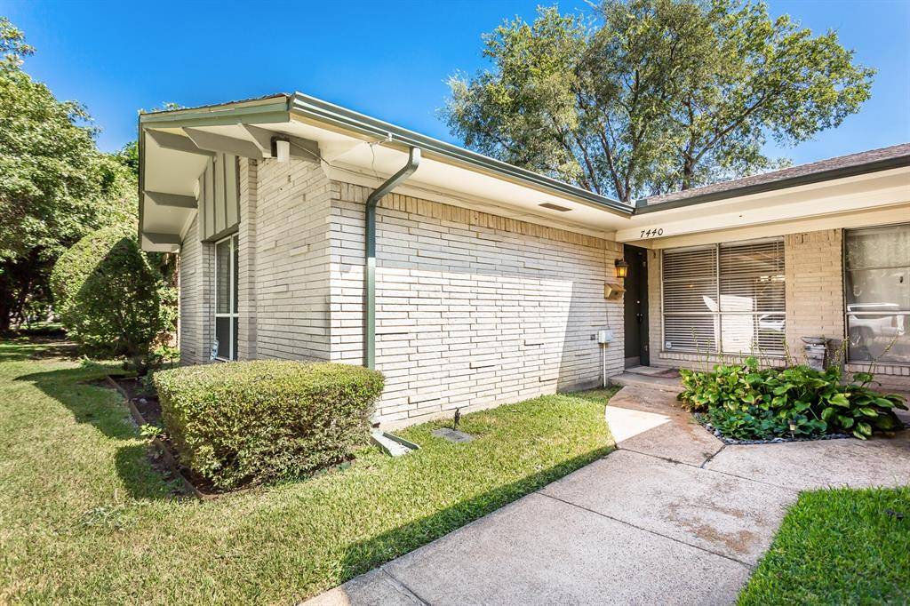 Dallas, TX 75231,7440 Walling Lane